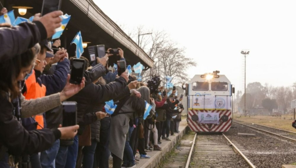 Arata, presente en el retorno del tren a 9 de Julio, Casares y Pehuajó