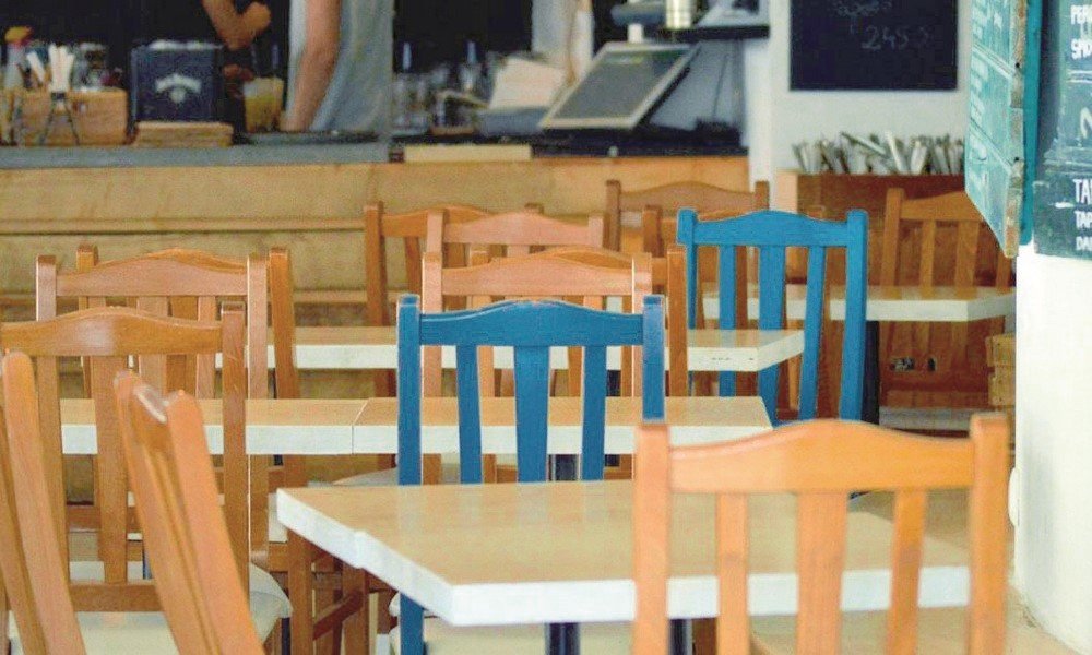 Petraglia: -El municipio promociona hoteles y locales cerrados-