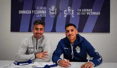 Sebastián Lomónaco fue presentado en Gimnasia y ya se entrena con el plantel