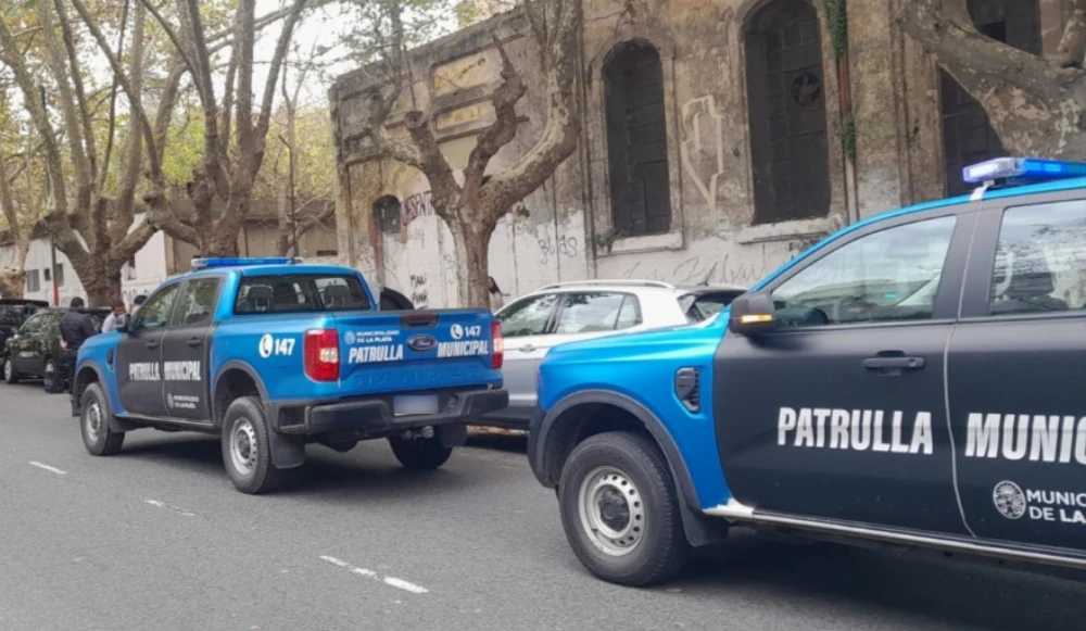El Municipio refuerza los operativos para erradicar a los “trapitos” del centro de La Plata