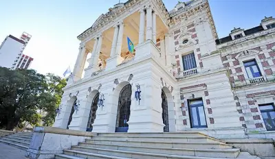 El gobierno provincial vuelve a paritarias estatales y docentes: ¿Cuándo es el aumento?