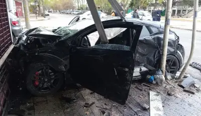 Impactante accidente a metros del Hospital San Martín