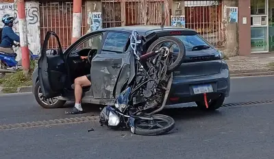 Dos mujeres resultaron heridas en el límite entre La Plata y Ensenada tras un fuerte accidente de tránsito