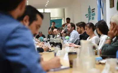 No hubo oferta salarial en las paritarias docentes y crece la presión por el Presupuesto y el endeudamiento