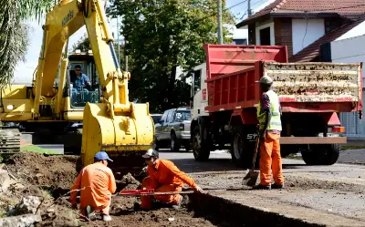 Encaran obras de bacheo en un cruce clave de La Plata y habrá cortes y desvíos de tránsito