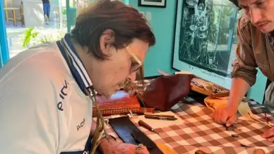 Johnny Depp sorprendió vistiendo la camiseta de Gimnasia