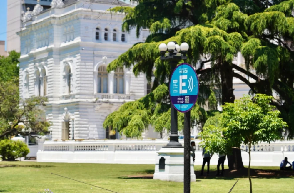 El Estacionamiento Medido cambia durante el verano y funcionará con horario reducido
