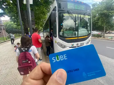 Viajar todos los días en micro ya cuesta más de $50.000 al mes por la última suba extraordinaria