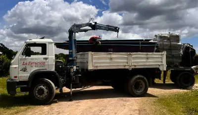 Secuestraron a un chofer de La Plata, usaron el camión para seguir robando y buscan localizar el vehículo
