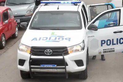Graves amenazas, persecución policial y tres detenidos en Ensenada tras una violenta secuencia