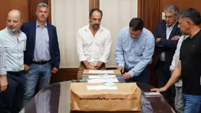 El nuevo sistema de micros de La Plata dio un paso clave con la apertura de sobres de la licitación