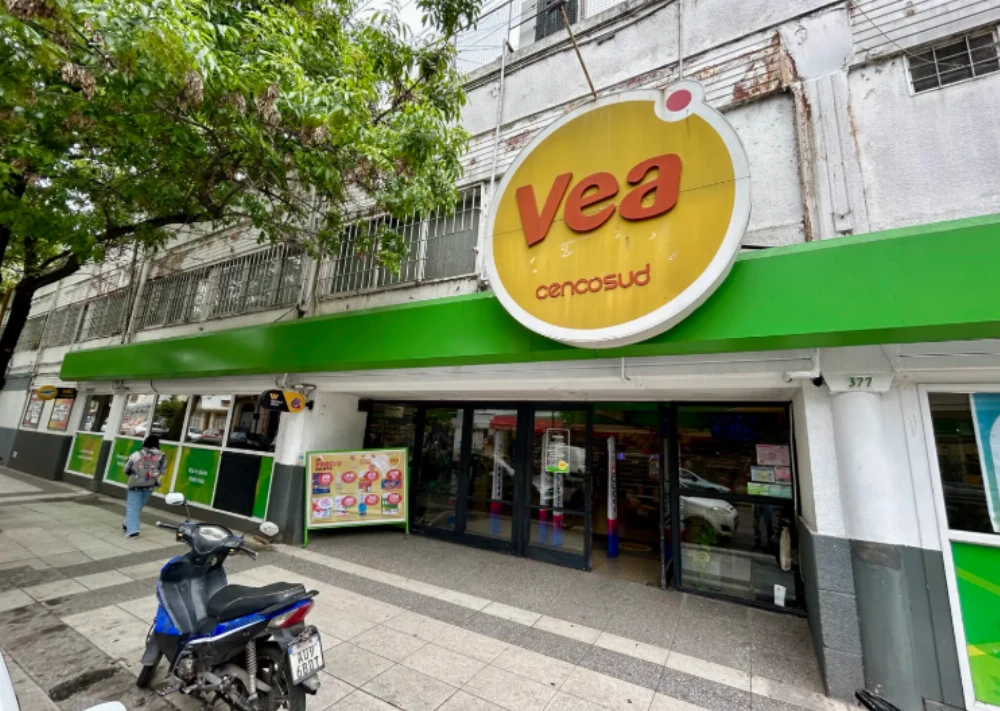 Clausuraron una sucursal del supermercado Vea de La Plata tras detectar serias irregularidades