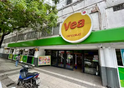 Clausuraron una sucursal del supermercado Vea de La Plata tras detectar serias irregularidades