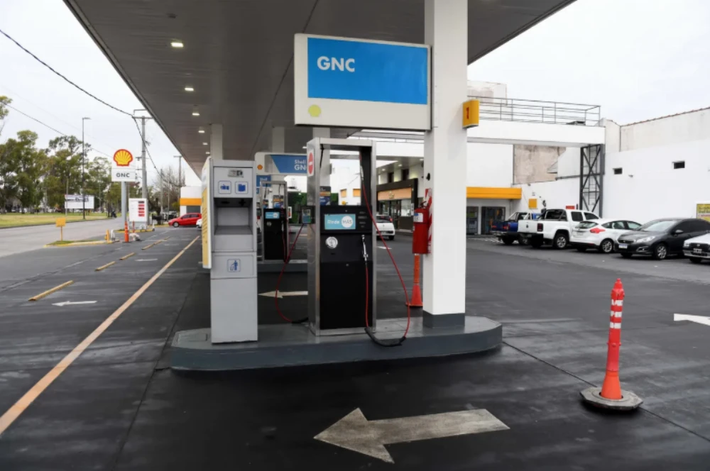 Sigue restringida la provisión de GNC en La Plata y no hay fecha de normalización