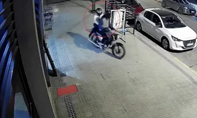 Brutal asalto en un kiosco de La Plata donde golpearon a una joven de 17 años