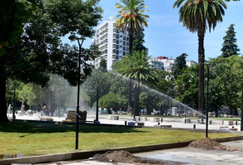 Anticipan cuáles son las plazas y espacios verdes de La Plata que serán renovados en los próximos meses