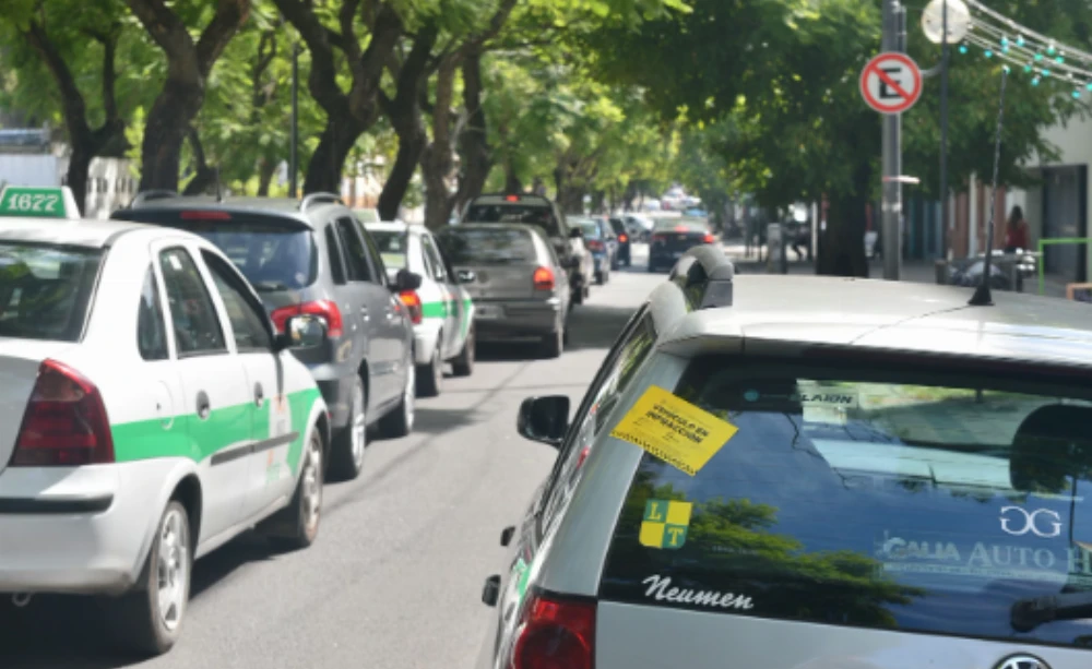 Labraron más de 46.000 infracciones de tránsito en La Plata en el año y casi el 80% fue por estacionar mal