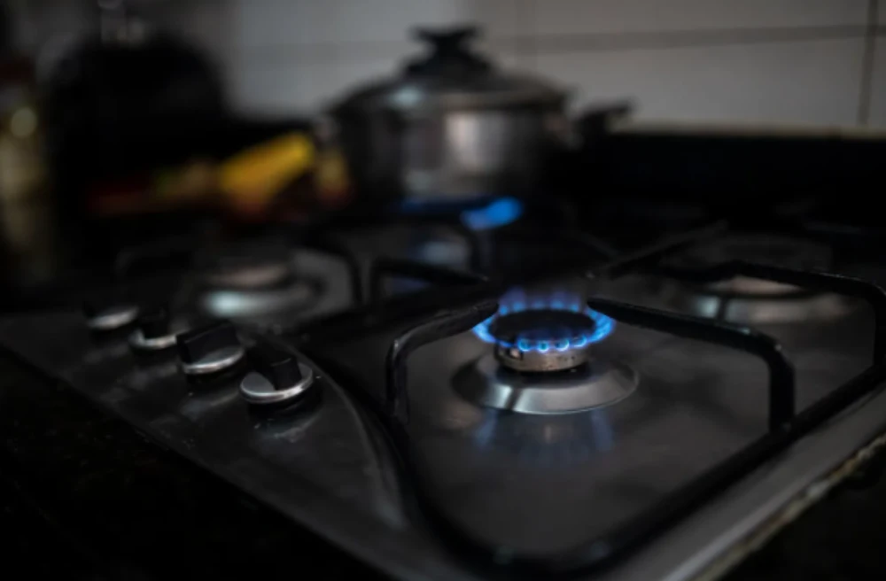 Autorizaron subas de las tarifas de la luz y el gas, pero también amplían la cobertura de los subsidios