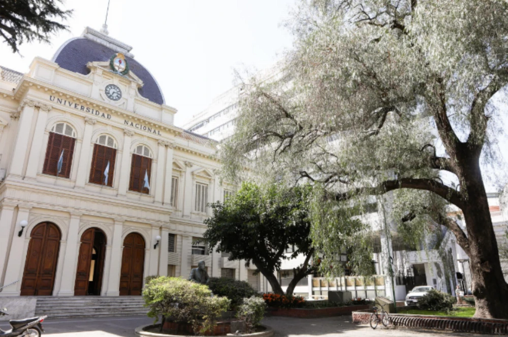 Cómo impactan los paros en los colegios de la UNLP