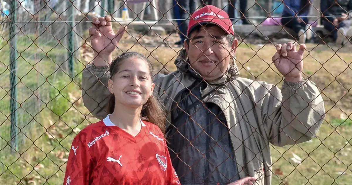 Una joven futbolista de La Plata organiza una rifa para poder viajar a probarse en Peñarol de Montevideo