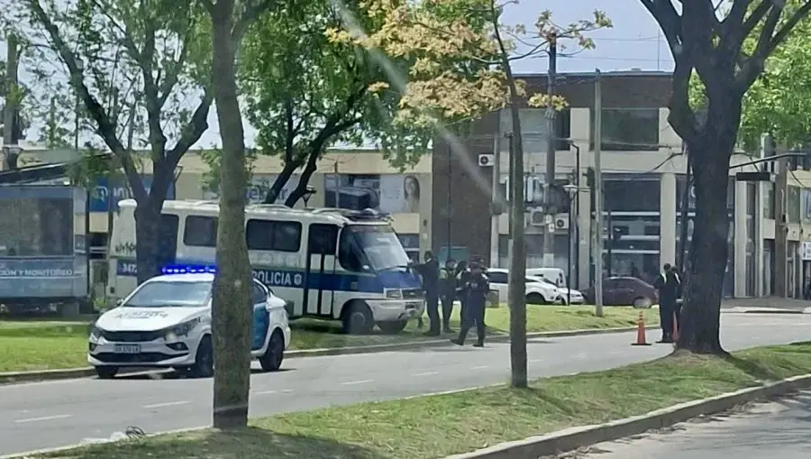 Kicillof refuerza la seguridad en La Plata con operativos sorpresa en la ciudad