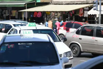 Remiseros de La Plata cruzaron a Uber, DiDi y Cabify y afirman que no necesitan otra regulación para trabajar
